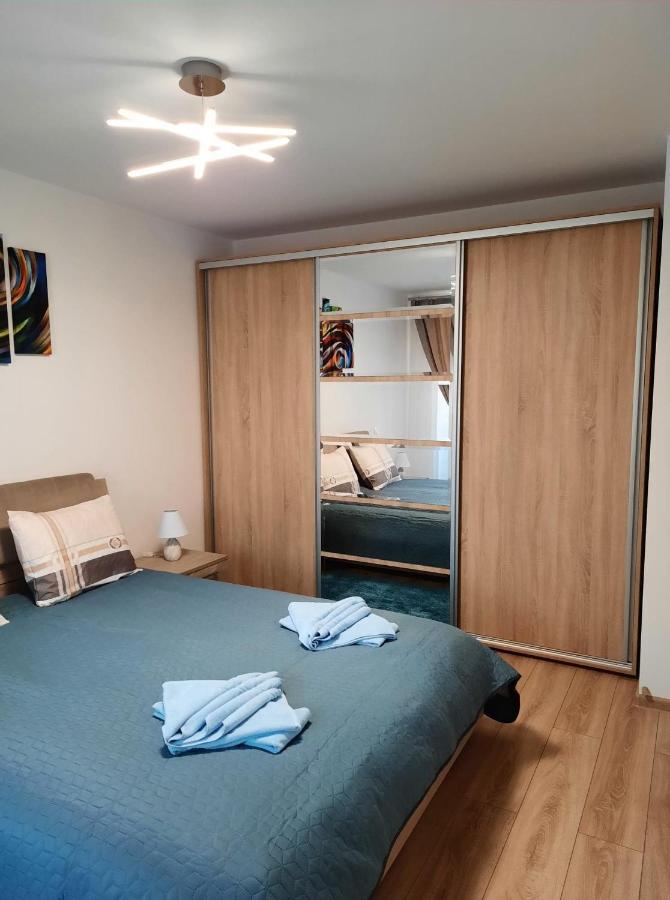 Sorin'S Comfortable Apartment Braşov Esterno foto